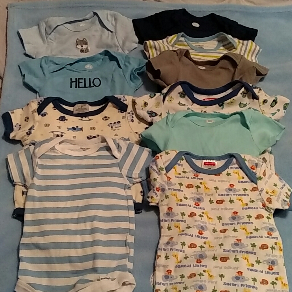 10 Short sleeve onesies!